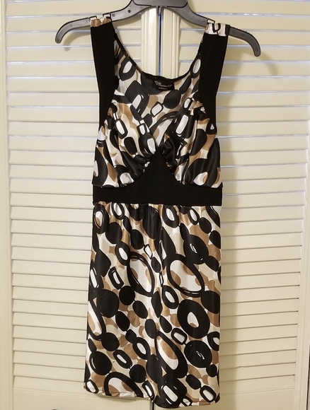 HURRICANE IAN DONATION ITEM - NOT AVAILABLE - Long Top Ties in the Back - Picture 4 of 5